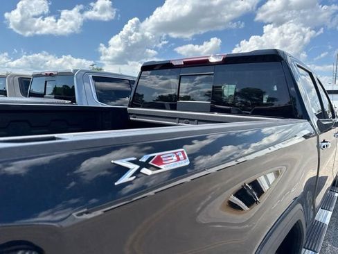 Used 2023 GMC Sierra 1500 SLT w/ SLT Premium Package AWD/4WD image 10