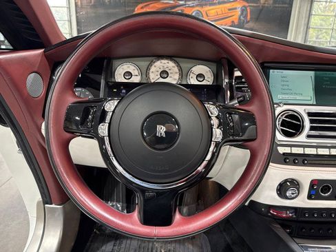 Used 2017 Rolls-Royce Dawn image 15