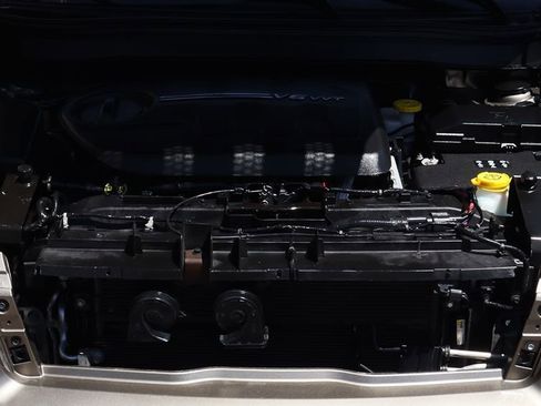 Used 2017 Jeep Cherokee Latitude w/ Comfort/Convenience Group image 60