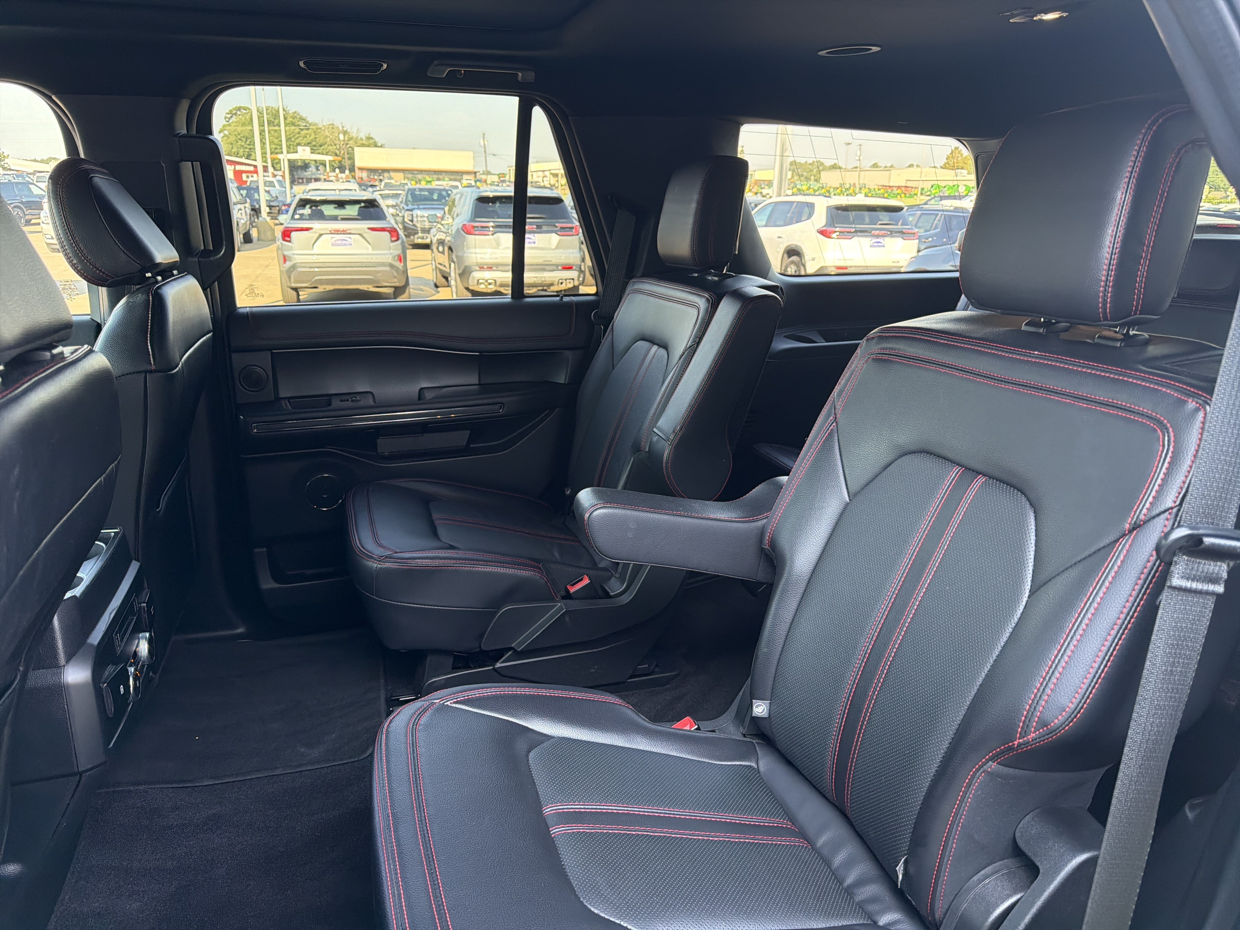 Used 2021 Ford Expedition Limited RWD image 6