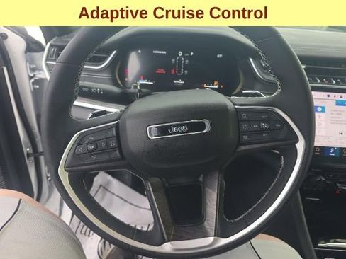 Used 2024 Jeep Grand Cherokee L Limited w/ Black Appearance Package AWD/4WD image 11