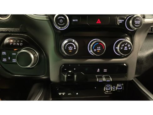 Used 2019 RAM 1500 Big Horn AWD/4WD image 14