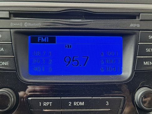 Used 2013 Hyundai Elantra GLS w/ Preferred Pkg image 19