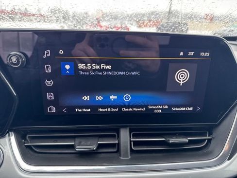 Used 2025 Chevrolet Trax LT image 21