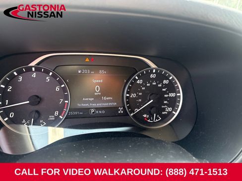Used 2024 Nissan Frontier SL AWD/4WD image 3