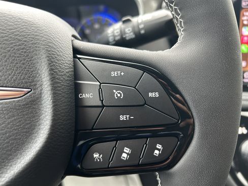 New 2026 Chrysler Pacifica Select w/ S Appearance Package image 21