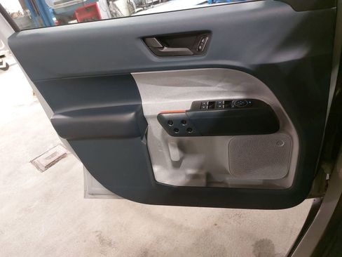 Used 2023 Ford Maverick XLT image 26