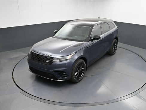 Certified 2025 Land Rover Range Rover Velar Dynamic SE image 30