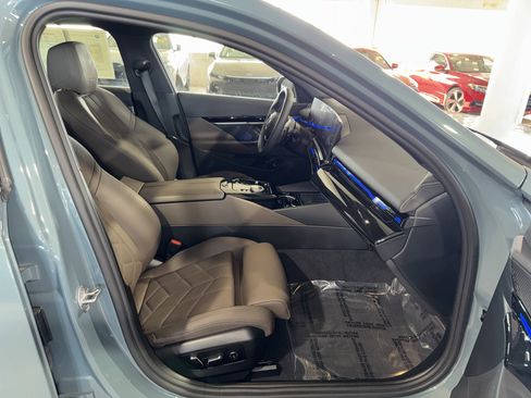 Certified 2025 BMW 530i 530i image 10