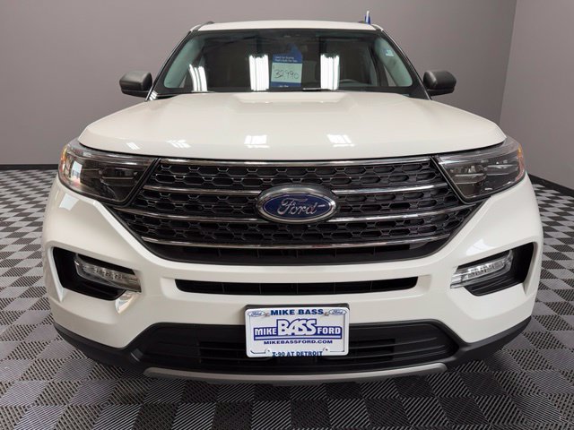 Used 2022 Ford Explorer XLT w/ Equipment Group 202A AWD/4WD image 4