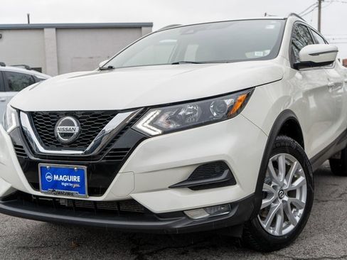 Used 2022 Nissan Rogue Sport SV image 1