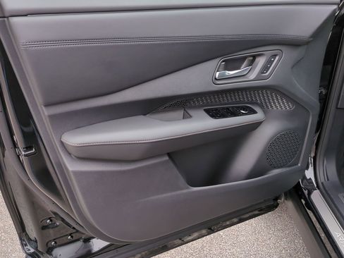 New 2024 Nissan Ariya AWD image 11