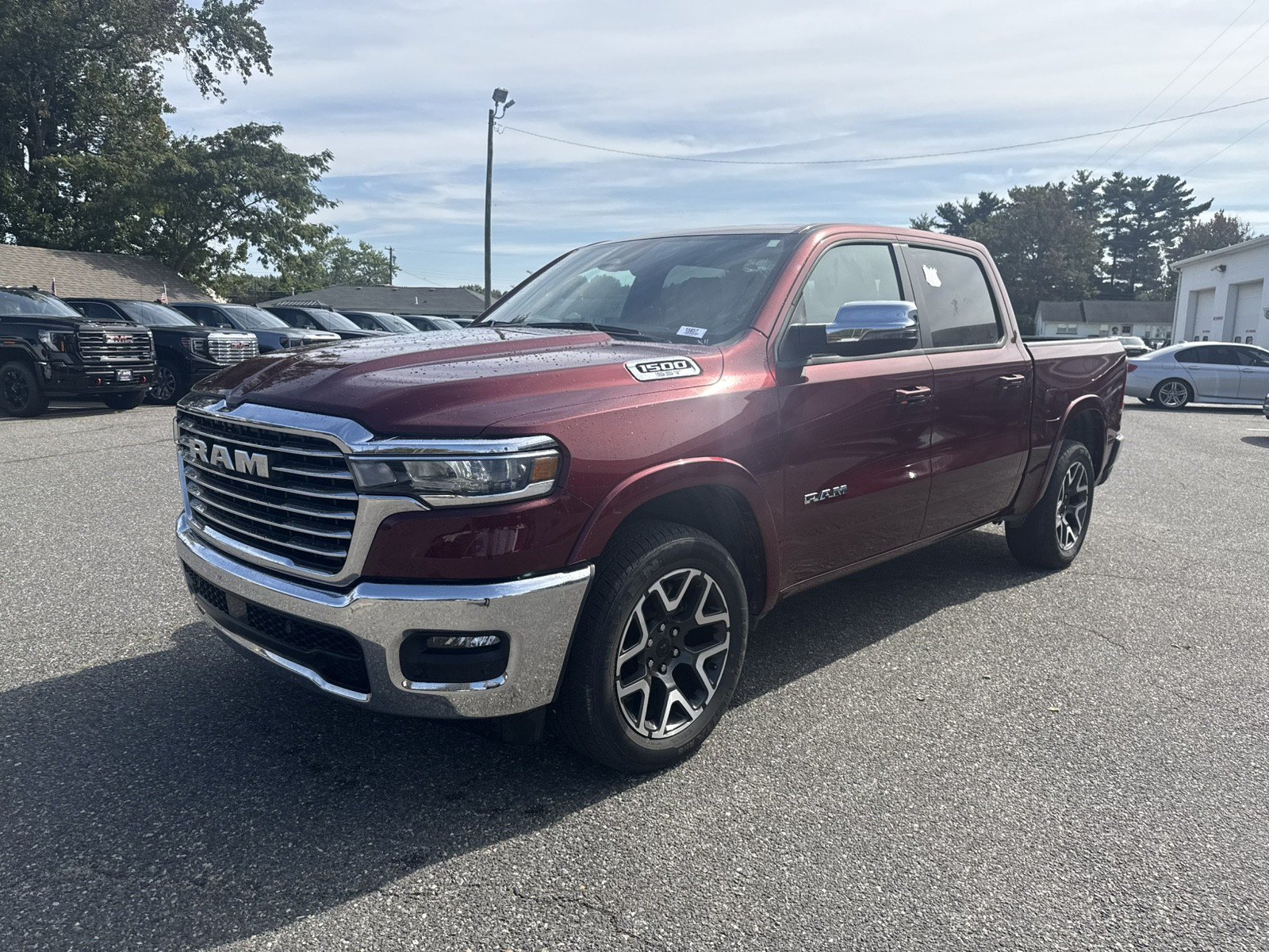 Used 2025 RAM 1500 Laramie AWD/4WD image 7