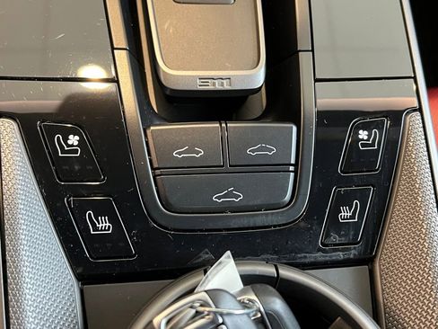 Used 2023 Porsche 911 Carrera image 25