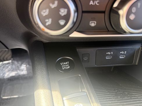 Used 2025 Nissan Kicks SV FWD image 18