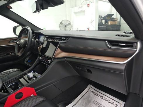 Used 2022 Jeep Grand Cherokee L Summit w/ Advanced Protech Group IV image 30