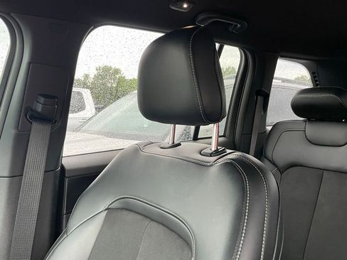 Used 2025 Jeep Grand Cherokee Altitude RWD image 8