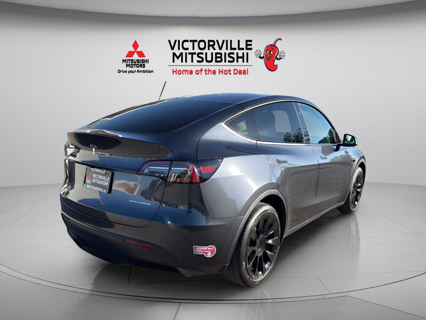 Used 2024 Tesla Model Y Long Range AWD/4WD image 7