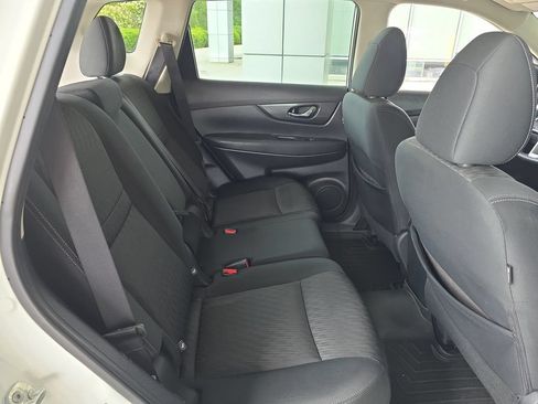 Used 2019 Nissan Rogue SV FWD image 26