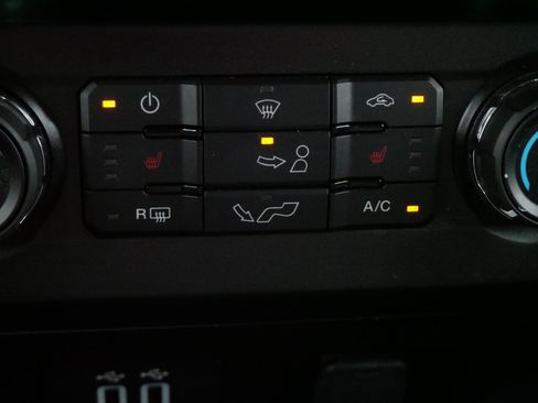 Used 2018 Ford F150 XLT w/ Equipment Group 302A Luxury AWD/4WD image 31