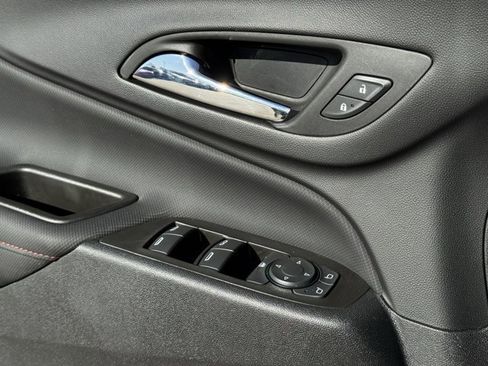 Used 2023 Chevrolet Equinox RS image 27