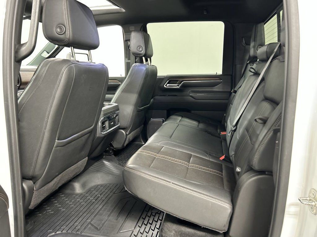 Used 2024 Chevrolet Silverado 3500 High Country w/ High Country Premium Package AWD/4WD image 21