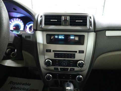 Used 2011 Ford Fusion SE image 12
