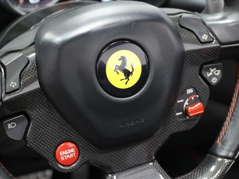 Used 2017 Ferrari California T RWD image 27