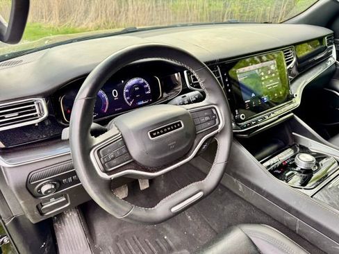 Used 2022 Jeep Wagoneer Series I AWD/4WD image 11