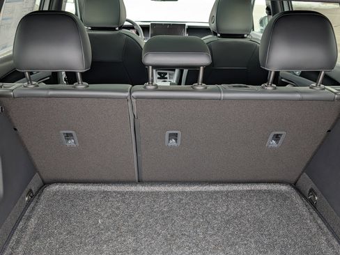 New 2026 Volkswagen Tiguan SE R-Line image 6