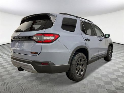 New 2025 Honda Pilot TrailSport image 5