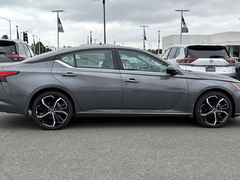 New 2025 Nissan Altima 2.5 SR w/ SR Premium Package image 3