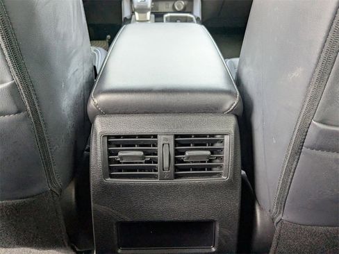 Used 2025 Mitsubishi Outlander SE image 29