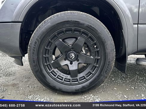 Used 2021 Nissan Titan Platinum Reserve w/ Moonroof Package image 10