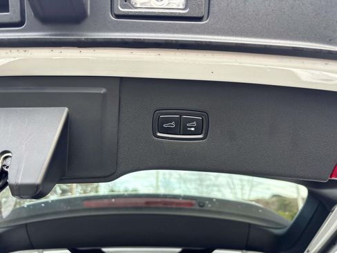 Used 2024 Porsche Cayenne AWD/4WD image 11