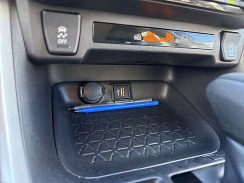 Used 2025 Toyota RAV4 XLE image 17