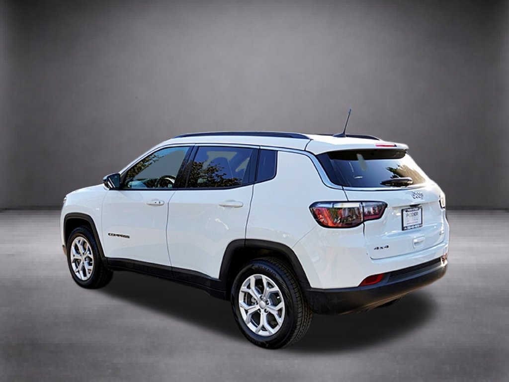 Used 2024 Jeep Compass Latitude AWD/4WD image 7