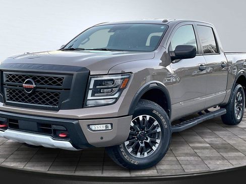 Used 2021 Nissan Titan PRO-4X w/ Pro-4x Utility Package image 12