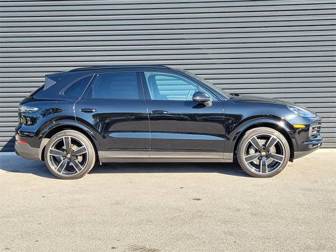 Certified 2023 Porsche Cayenne S Platinum image 8