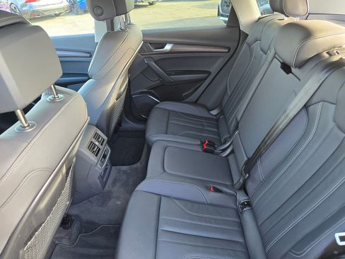Used 2023 Audi Q5 e Premium w/ Convenience Package AWD/4WD image 12