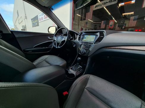 Used 2017 Hyundai Santa Fe FWD image 25