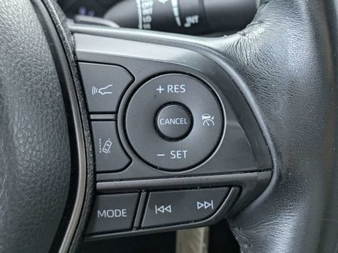 Used 2022 Toyota Camry SE FWD image 21
