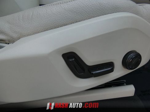 Used 2016 Volvo XC90 T6 Momentum w/ Momentum Plus Package AWD/4WD image 29