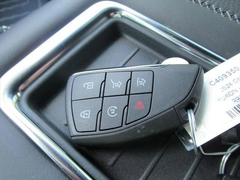 Used 2024 GMC Yukon Denali AWD/4WD image 33
