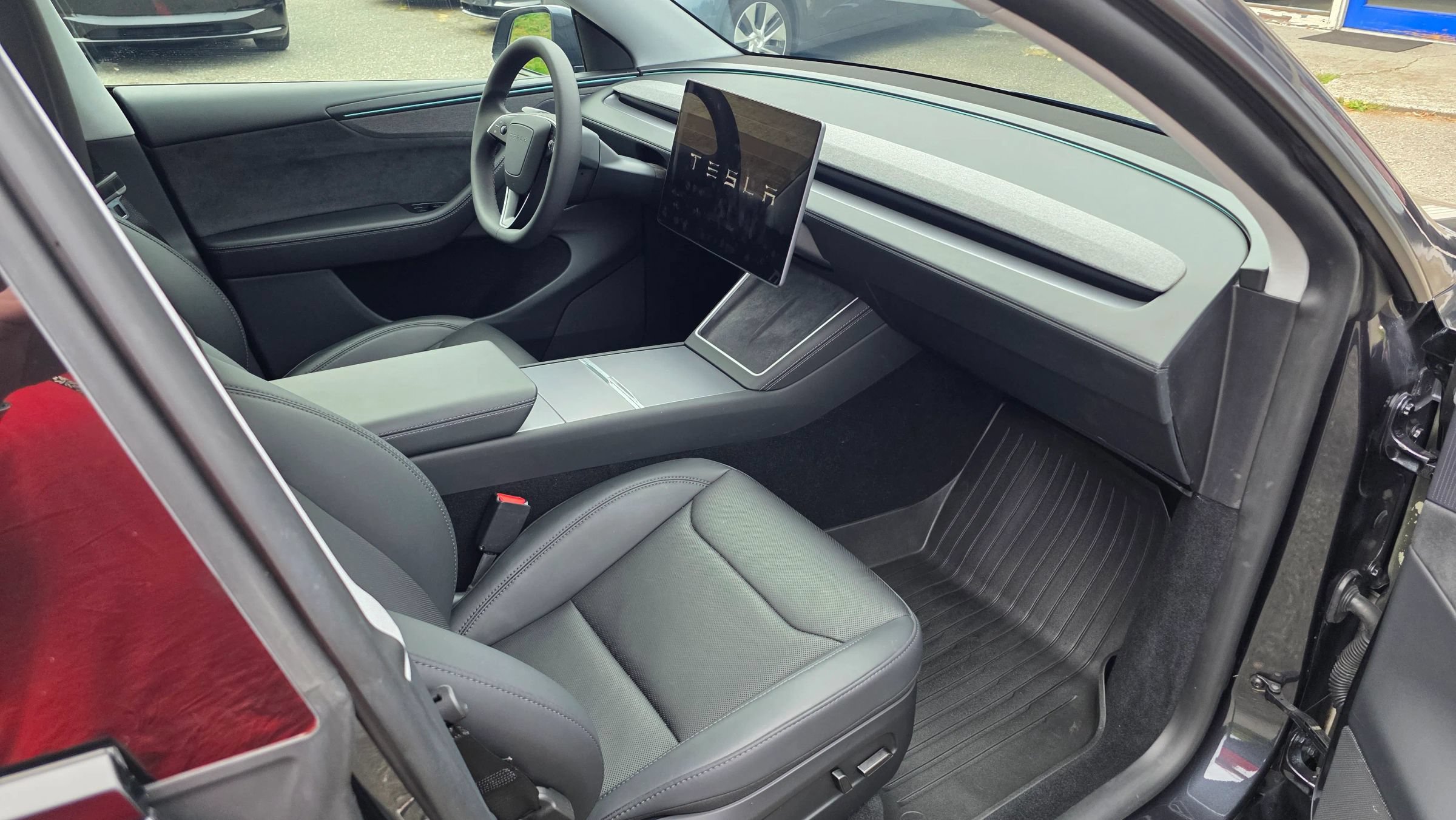 Used 2026 Tesla Model Y AWD image 12