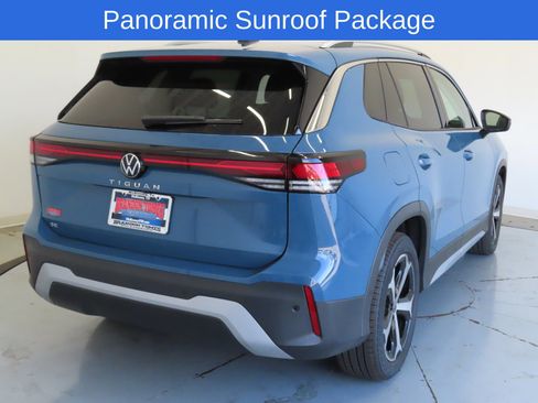 Certified 2026 Volkswagen Tiguan SE FWD image 3