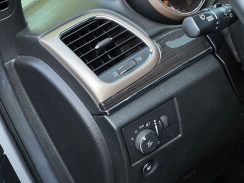 Used 2014 Jeep Grand Cherokee Overland RWD image 36