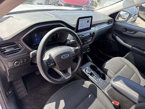 Used 2025 Ford Escape Active AWD/4WD image 19