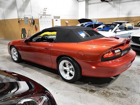 Used 2002 Chevrolet Camaro Z28 w/ SS Performance/Appearance Pkg RWD image 15