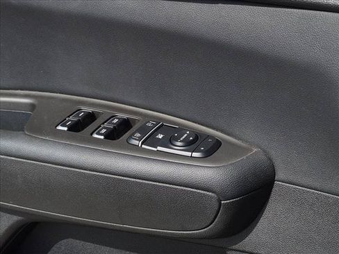 Used 2020 Kia Optima S FWD image 3